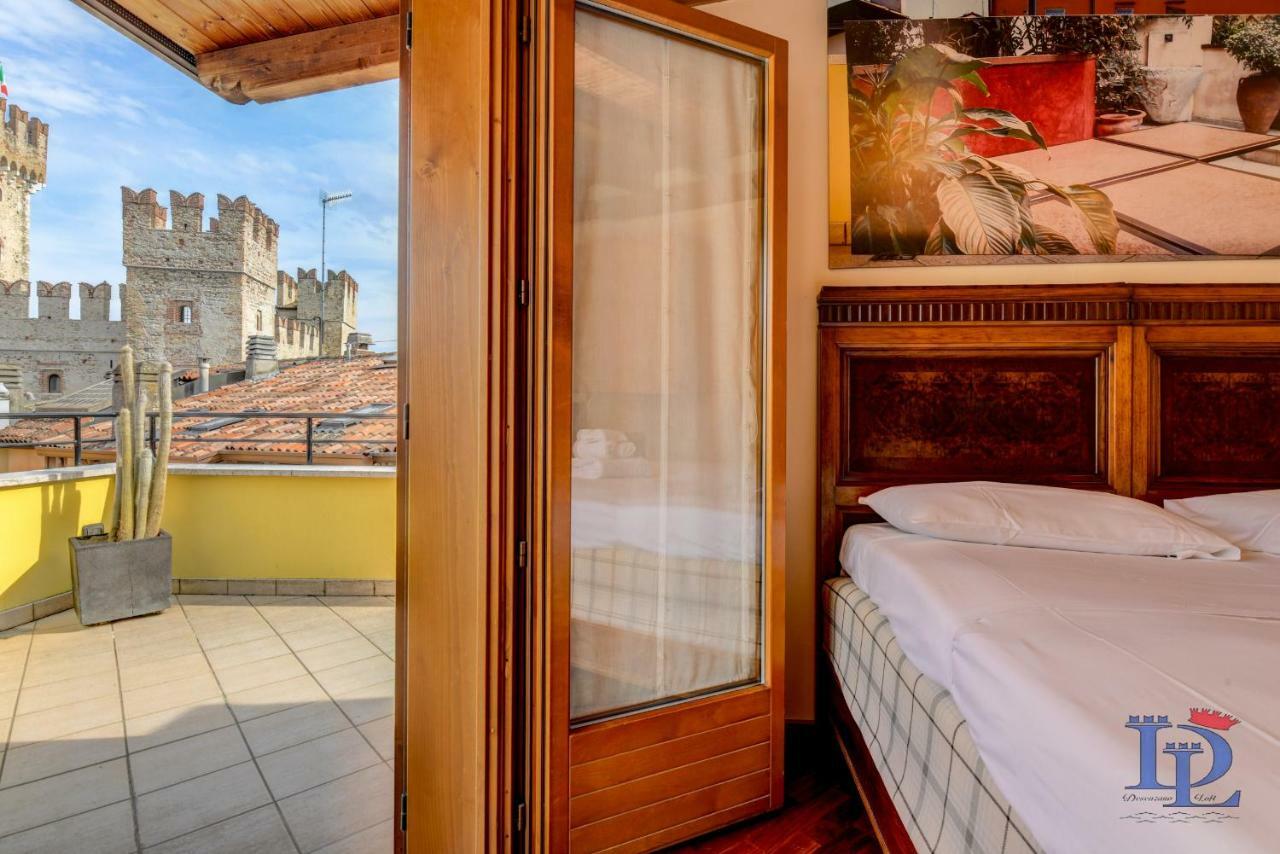Desenzanoloft Official Partner Marriott Homes & Villas -Penthouse Never Say Never Sirmione Castle View Exterior foto