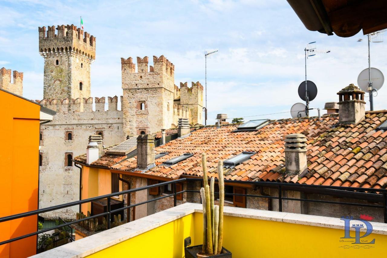 Desenzanoloft Official Partner Marriott Homes & Villas -Penthouse Never Say Never Sirmione Castle View Exterior foto